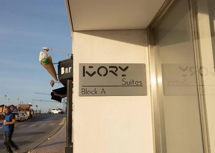 Ivory Seafront With Views!- Fl 25 By Homely Apartment *