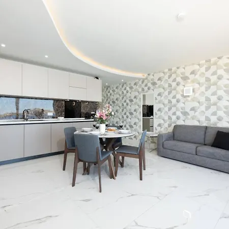 Ivory Seafront With Views!- Fl 25 By Homely Apartamento *