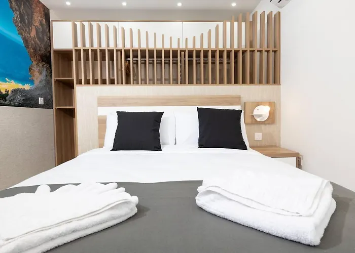 Ivory Seafront With Views!- Fl 25 By Homely * St. Paul's Bay