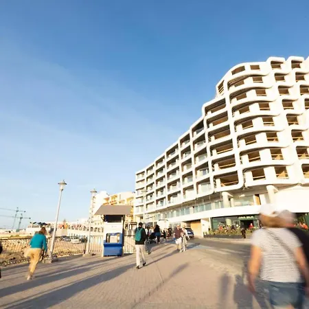 Ivory Seafront With Views!- Fl 25 By Homely 公寓 圣保罗湾城